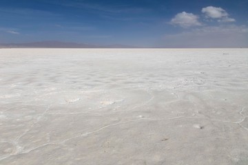 Fototapeta na wymiar Salinas Grandes, i grandi laghi di sale nella provincia di Jujuy, Argentina