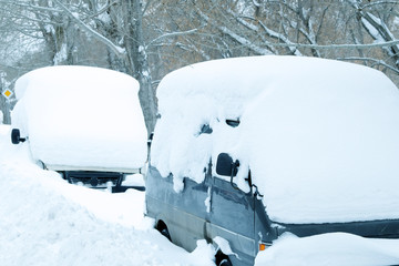 natural disaster heavy snowfall brought the cars snow did not leave