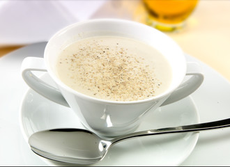 sopa crema de champiñon. cream of mushroom soup