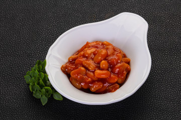Baked kidney with tomato sauce