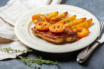 Entrecote of pork with caramelized apricots.