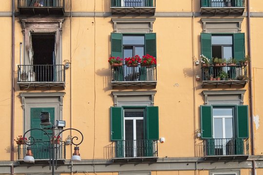 A building with beautiful windows.