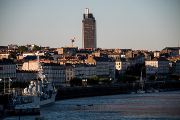 Front de la loire sur la ville de Nantes au couché du soleil Loire atlantique 