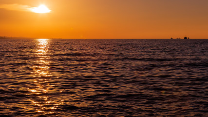 Tramonto sul mare