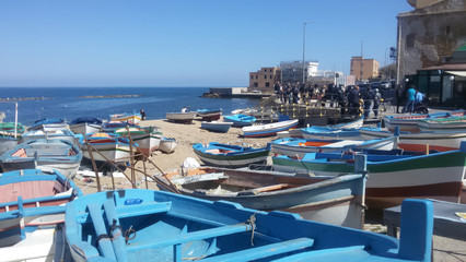 Barche sul molo del porto peschereccio di Aspra - Palermo - Sicilia