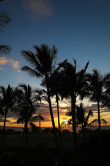 Naklejka premium The sun sets in Kiheh / Wailea on the south shore of the Hawaiian island of Maui