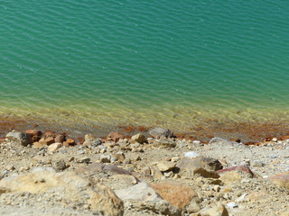 Fototapeta na wymiar tongariro lake 