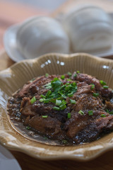 dong po pork with steamed mantou bun