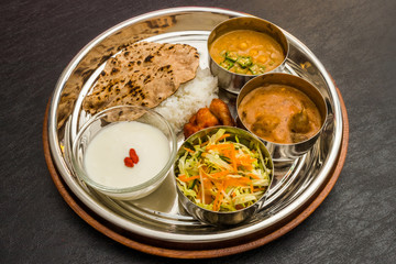 典型的なインドカレー　Curry and Chapati typical Indian food