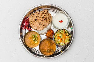 典型的なインドカレー　Curry and Chapati typical Indian food