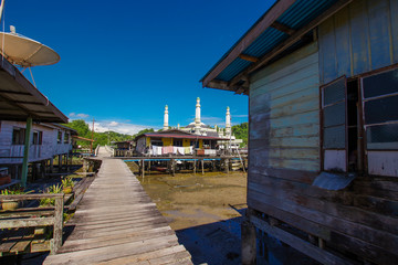 世界最大規模の水上家屋