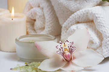 Fototapeta na wymiar spa items with orchid