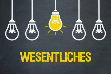 Wesentliches / Tafel mit Glühbirnen