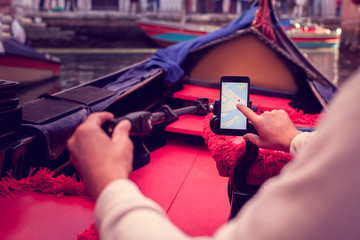 determining the route using a mobile phone