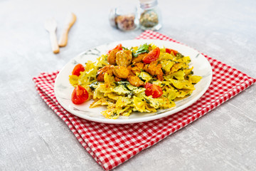 Chicken and spinach pasta with ricotta