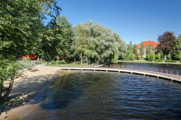 HOLIDAYS BY THE LAKE - Sunny hot day on the promenade