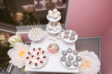 Top view at pop cake on a wedding furshet