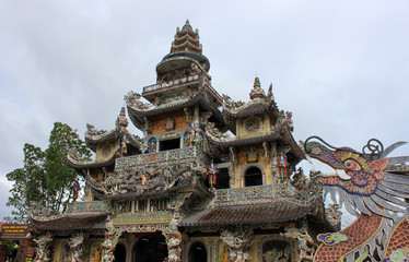 Fototapeta premium Linh Phuoc Pagoda in dalat