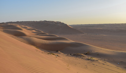Fototapeta na wymiar Dunas interminables en el desierto 