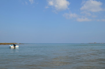 Fototapeta premium A boat in an ocean