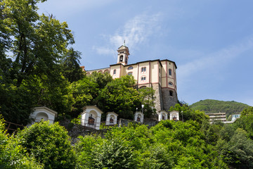 Fototapeta na wymiar Wallfahrtskirche Madonna del Sasso in Locarno