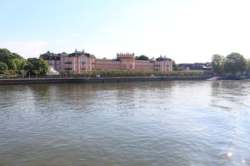 Fototapeta na wymiar Biebrich Palace viewed from the Rhein river