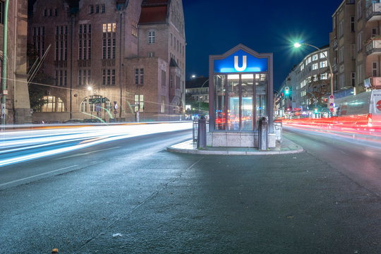 Germany, Berlin-Neukoelln, view to city hall and underground station at night