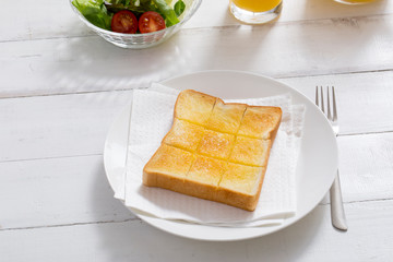 バタートーストの朝食