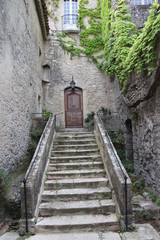 Fototapeta na wymiar Escalier Vaison la Romaine