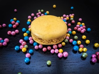 macaron pampolemous isolé sur fond noir