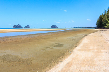 Fototapeta na wymiar Rajamangala beach