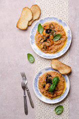 Red lentils with fried seafood