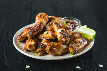 A large portion of fried chicken wings