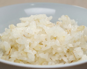 麦をブレンドして炊いたご飯