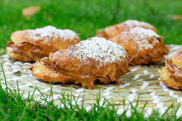 croissant, cupcakes and stuffed cakes