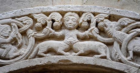 In the decorative decoration of temples of 11-14 centuries, scenes of the Gospel are combined with pagan legends.