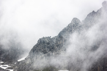 Berg im Nebel