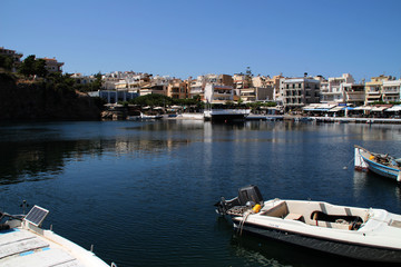Fototapeta na wymiar Der Hafen von Agios Nikolaos