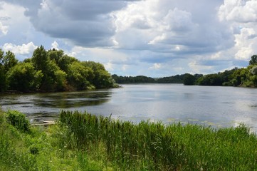 Obraz na płótnie Canvas river BOBRAVA