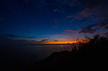 Obraz premium Black Rock View Point, Phuket Thailand Twilight evening in the tropics