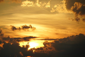 Fototapeta na wymiar Brilliant Sunset with Clouds