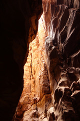 Wadi Mujib kanion kamienne ściany skały