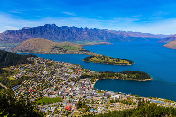 The  shores of Lake Wakatipu
