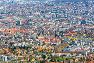 Obraz premium Panorama view of city of Zurich from the Uetliberg mountain