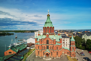 Obraz premium Scenic aerial view of Uspenski Cathedral in Helsinki