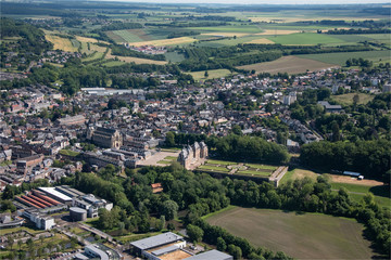 vue aérienne du château d'Eu dans le département de la Seine Maritime en France