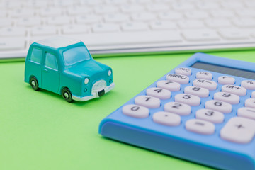 マイカー購入イメージ　自動車　電卓　キーボード