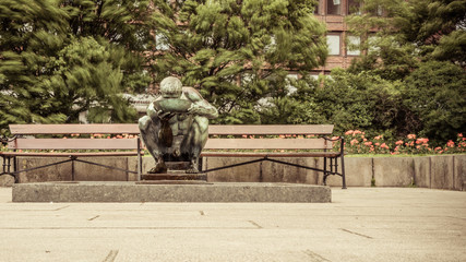 Pomniki w parku miejskim w Oslo - obrazy, fototapety, plakaty