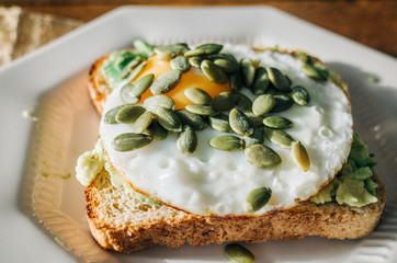 sandwich with egg and avocado