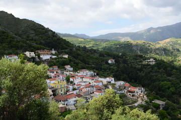 Fototapeta premium Bergdorf Argiroupolis auf Kreta, Griechenland